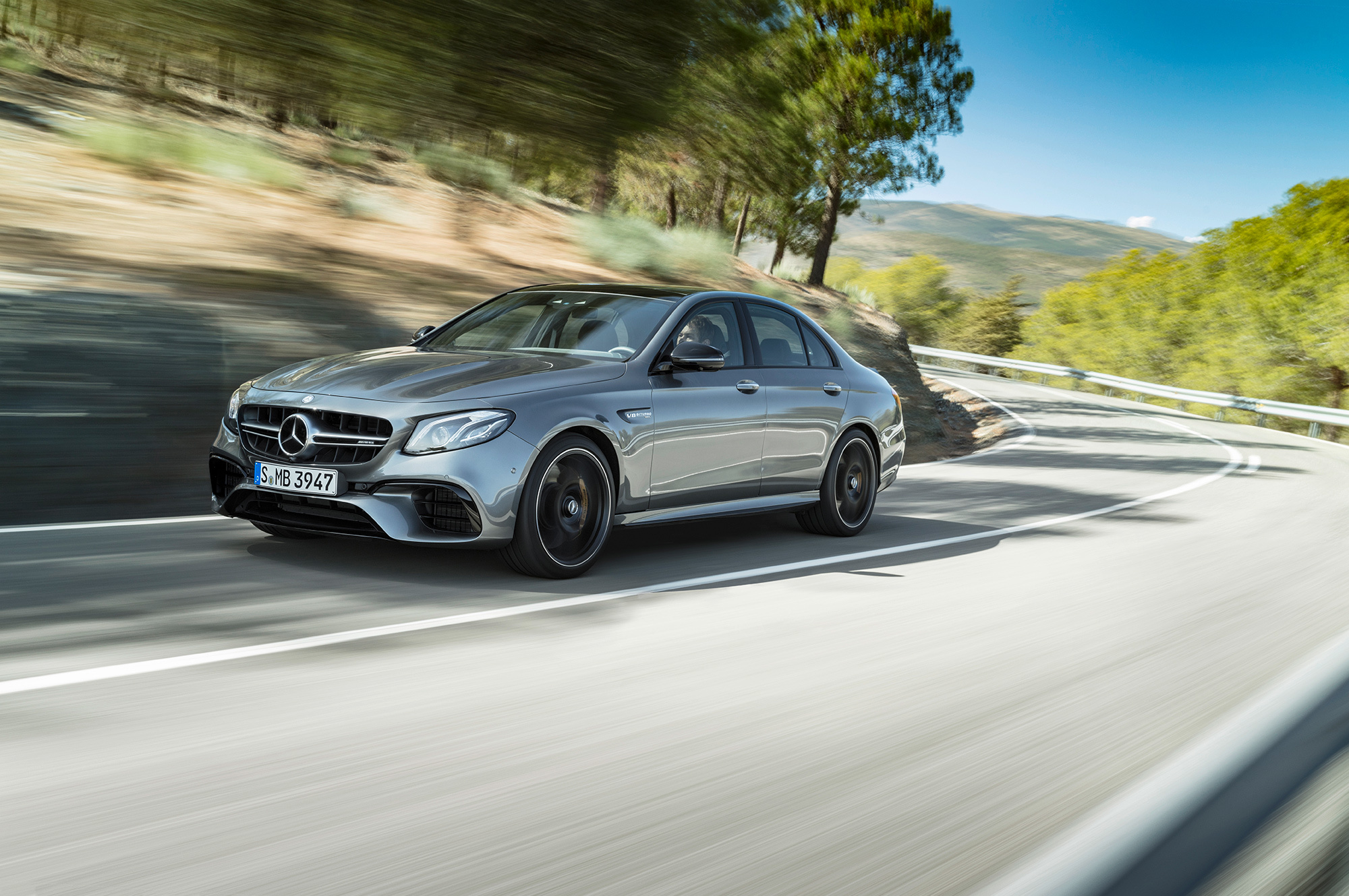 Новый Mercedes-AMG E 63 лишился моноприводной версии — ДРАЙВ