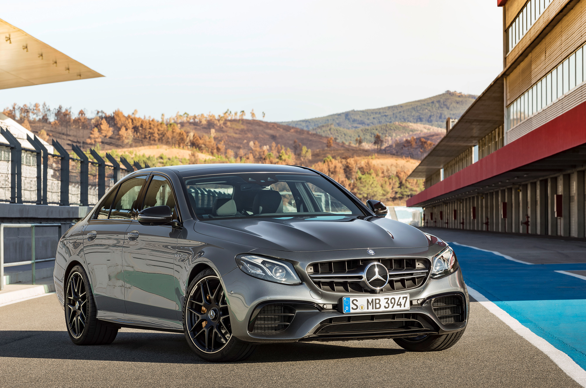 Новый Mercedes-AMG E 63 лишился моноприводной версии — ДРАЙВ