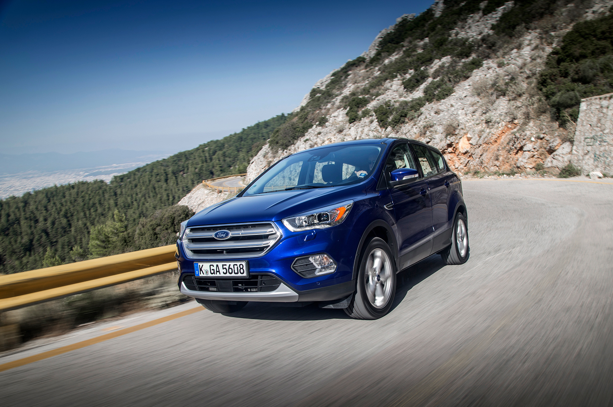 Закатываем губу с обновлённым кроссовером Ford Kuga — ДРАЙВ