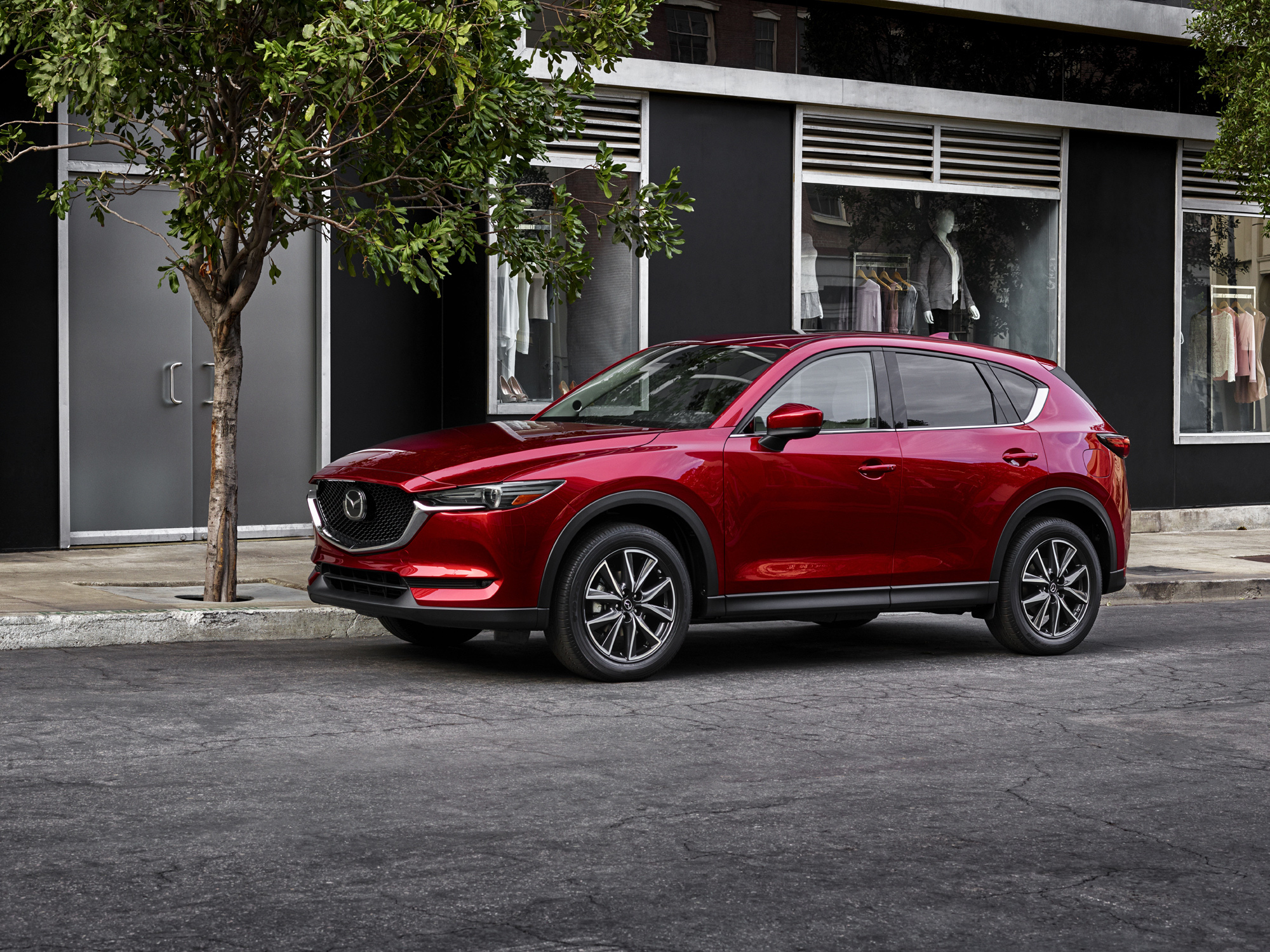 Паркетник Mazda CX-5 эволюционировал в начинке — ДРАЙВ