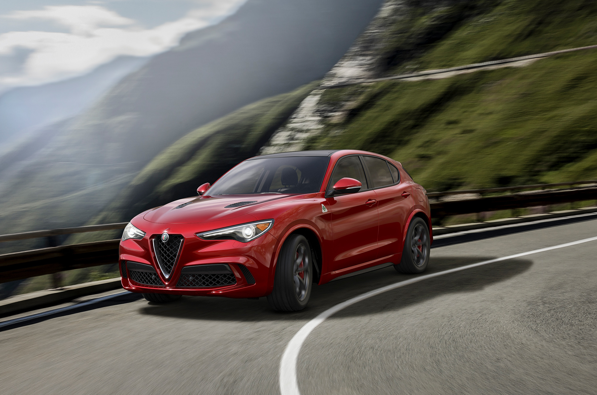 Кроссовер Alfa Romeo Stelvio вышел в версии Quadrifoglio — ДРАЙВ