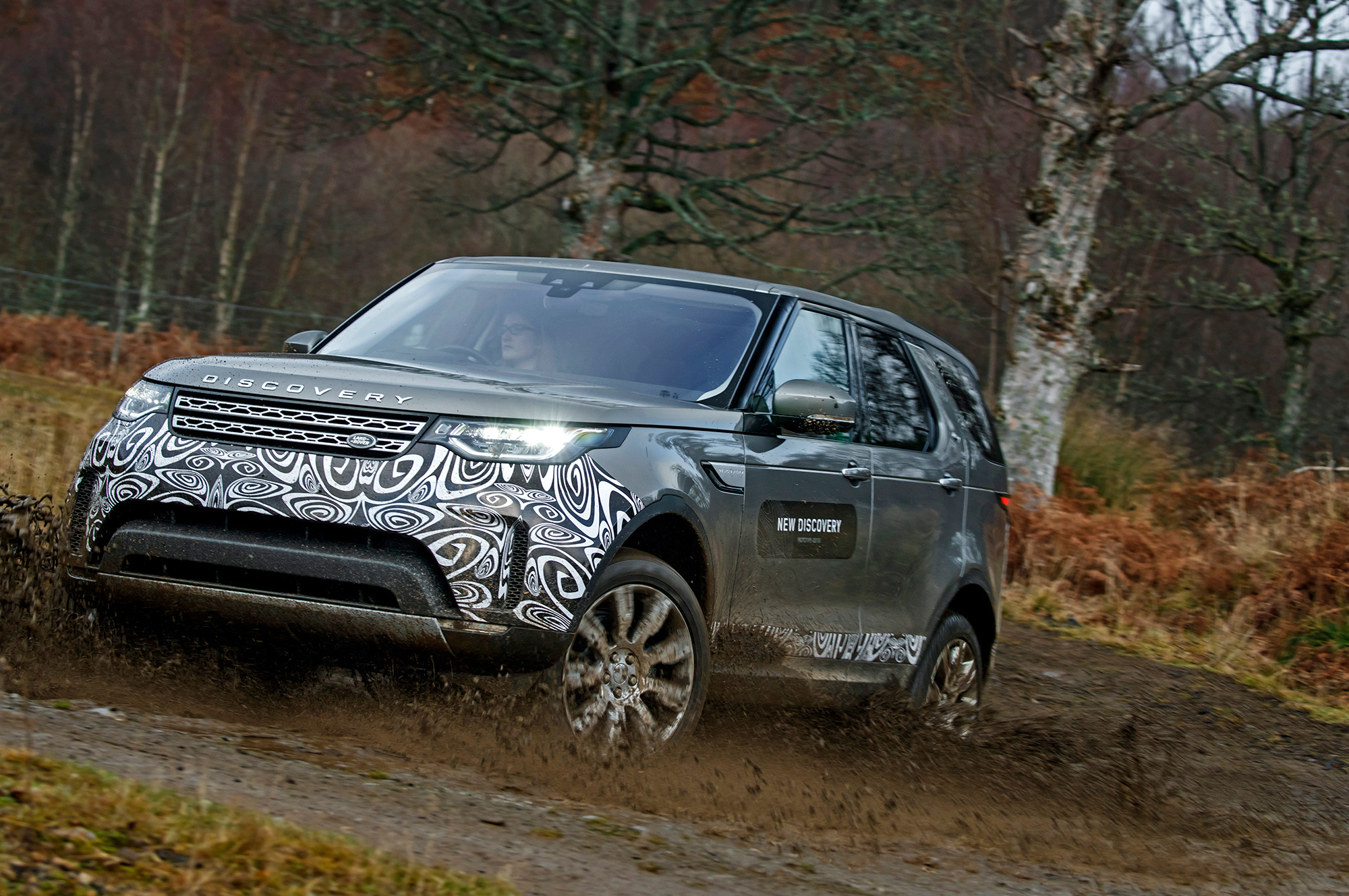 Лезем в грязь на прототипе Land Rover Discovery — ДРАЙВ