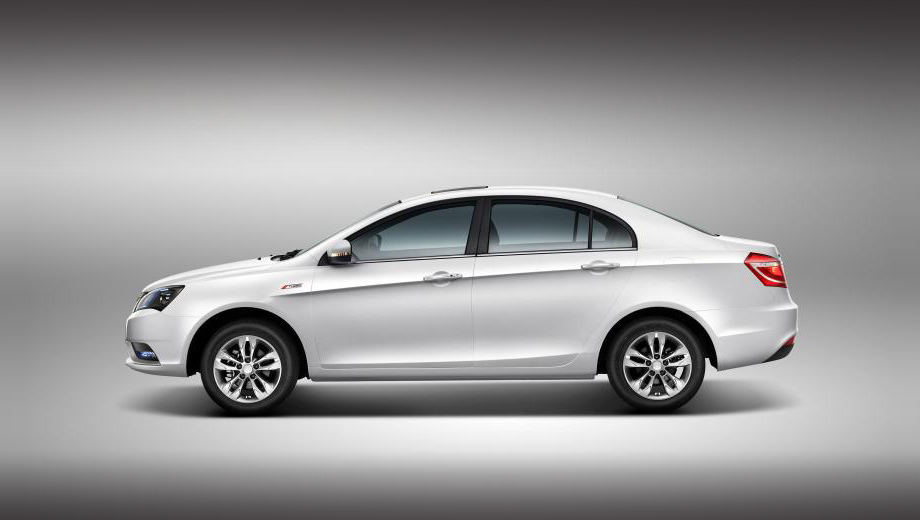 Geely emgrans 7. Седан класса С (длина 4631 мм) Emgrand 7 стоит в сейчас России от 649 000 рублей.