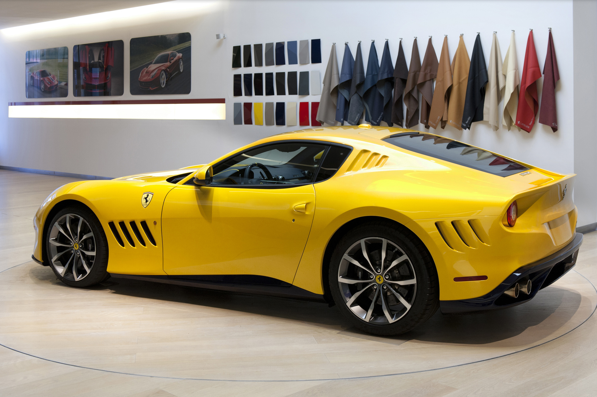 Спорткар Ferrari SP 275 RW Competizione напомнил о Ле-Мане — ДРАЙВ