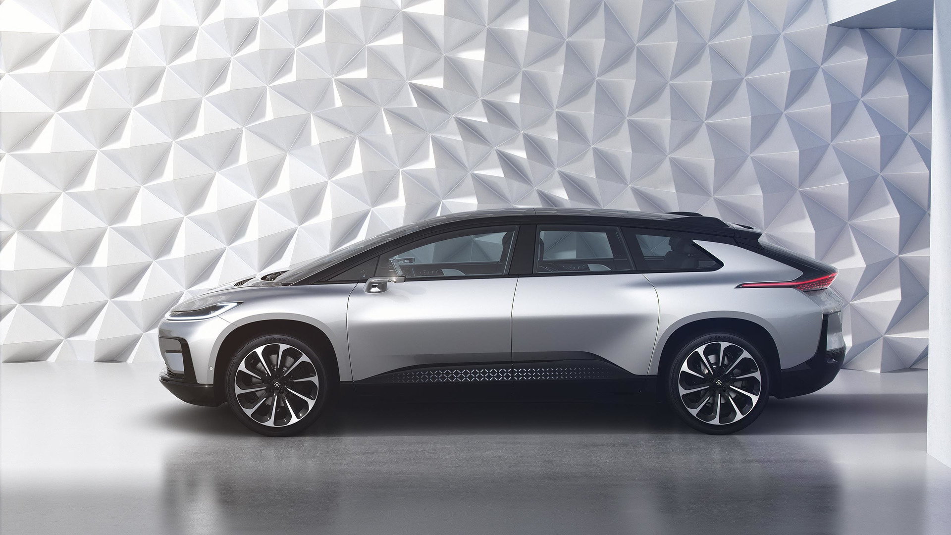 Кроссовер FF 91 назван флагманом марки Faraday Future — ДРАЙВ