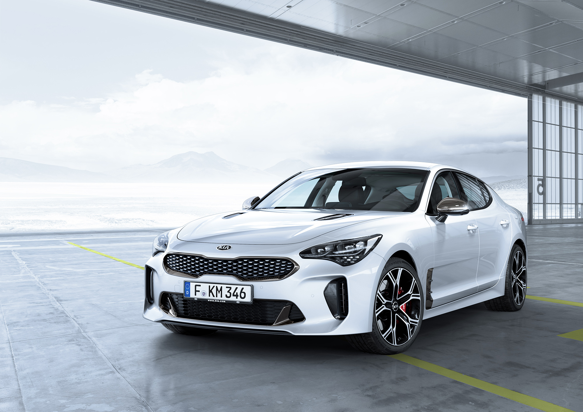 Хэтчбек Kia Stinger подал заявку на лидерство в классе — ДРАЙВ