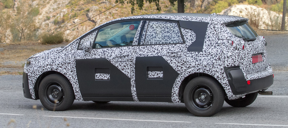 Ранние прототипы автомобиля мы <a href="/e/BkeHAEAABOk" class="c-link">видели</a> ещё в 2015 году, а потом <a href="/e/BkXXgEAABAc" class="c-link">летом 2016-го</a>, но только теперь модель доведена до финального вида.