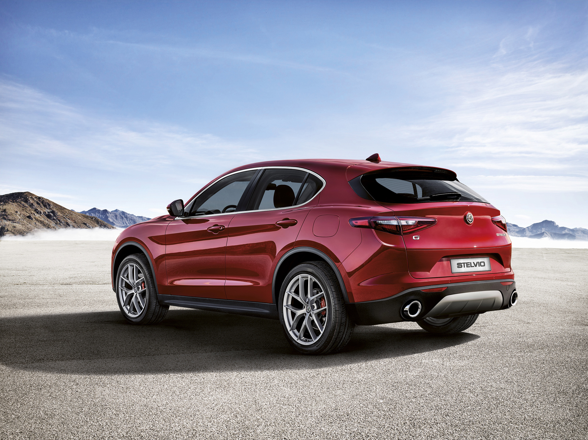 Паркетник Alfa Romeo Stelvio поступил в продажу в Европе — ДРАЙВ