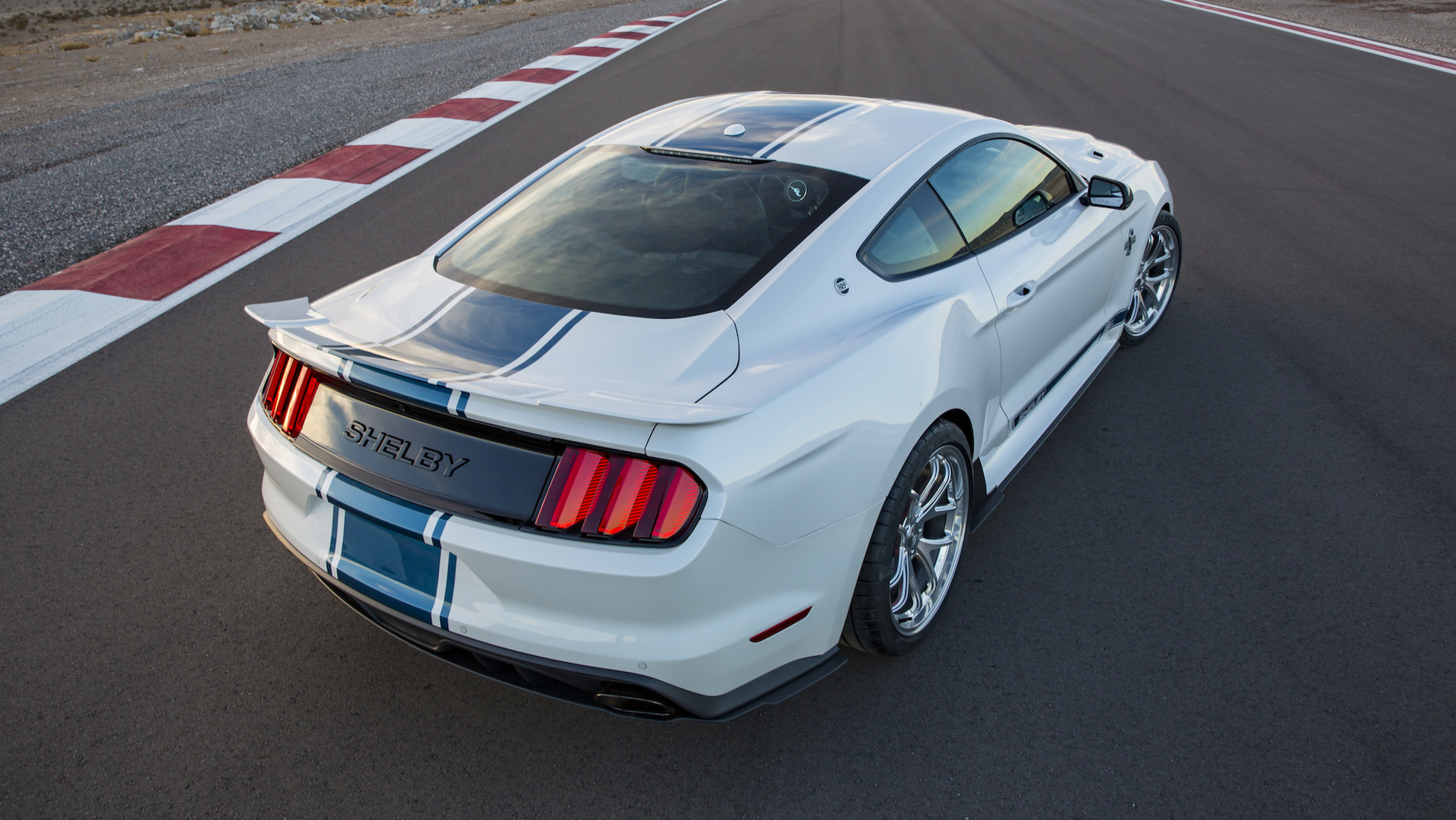 Купе 50th Anniversary Shelby Super Snake выйдет малым тиражом — ДРАЙВ