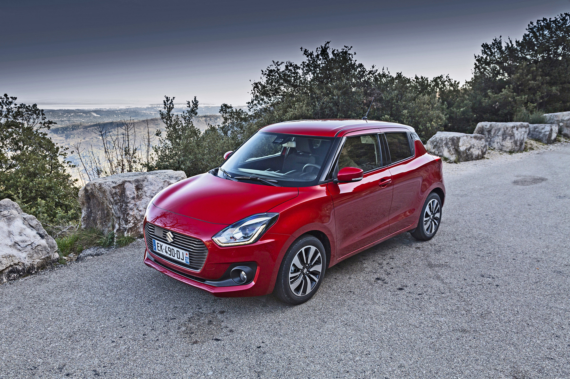 Зовём в Россию невесомый хэтчбек Suzuki Swift — ДРАЙВ