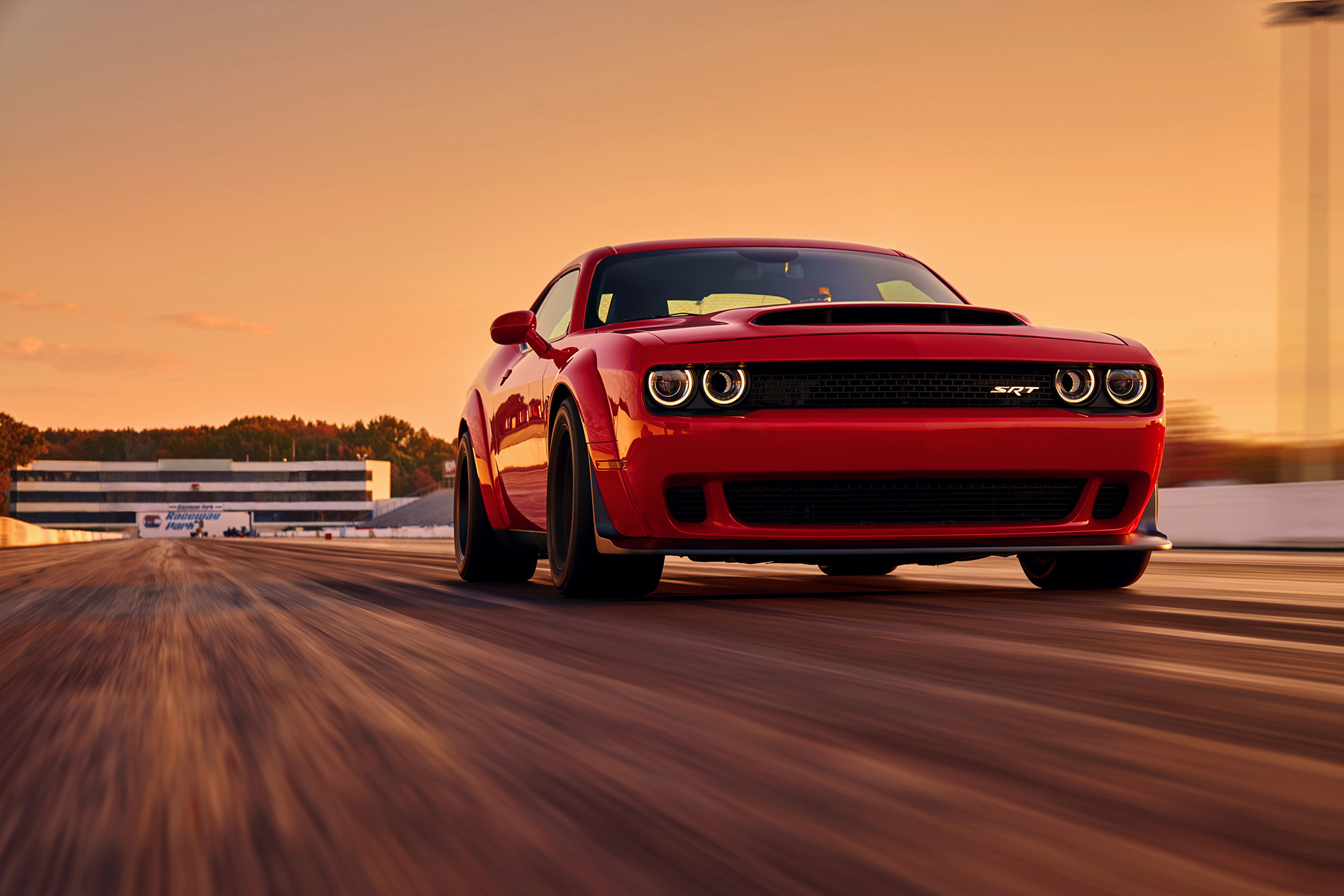 Дрэгстер Dodge Challenger SRT Demon поразил скоростью — ДРАЙВ