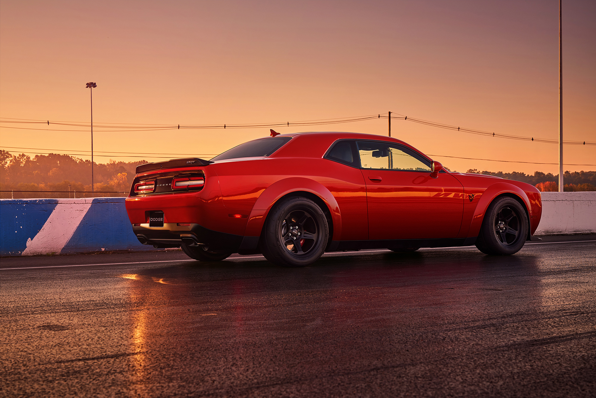 Дрэгстер Dodge Challenger SRT Demon поразил скоростью — ДРАЙВ