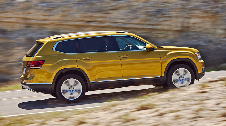             Светодиодные фары и фонари, рейлинги и семь мест ― во всех американских комплектациях. Российские наборы оснащения обещают сделать близкими к ним.
