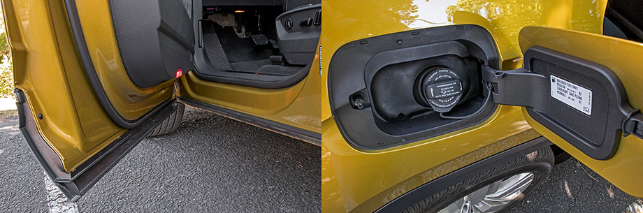             По хорошей фольксвагеновской традиции порог кроссовера защищён дверью. Есть подсветка зоны выхода. Огромный лючок топливного бака явно рассчитывался и на заправочную горловину AdBlue ― турбодизелей Teramont лишился позже.
