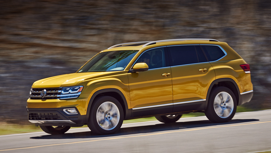             В Америке Volkswagen Teramont называется Atlas и стоит от $31 425 за переднеприводную версию 2.0 TSI (238 л.с.). Полный привод там сочетается только с мотором 3.6 (279 л.с., от $34 625), однако в России «всеведущим» будет даже базовый Teramont. Дизелей нет и не предвидится.
