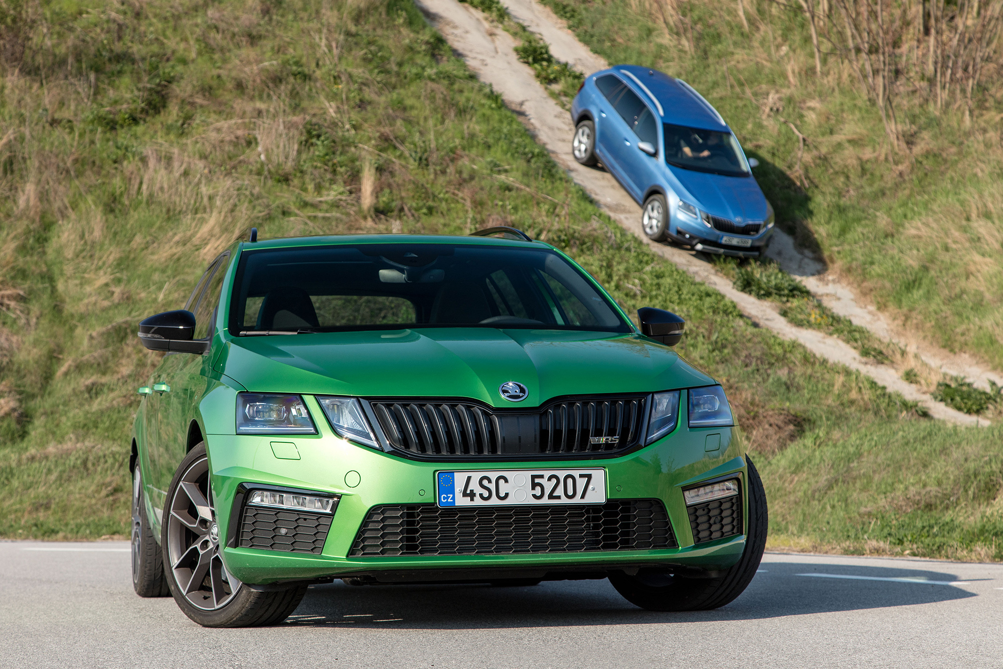 Обновляем впечатления от пятидверок Skoda Octavia RS и Scout — ДРАЙВ