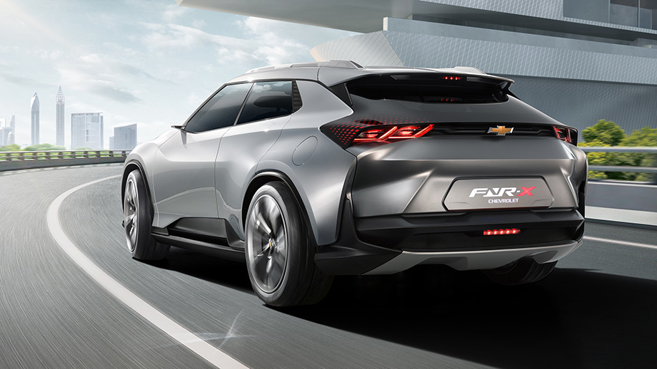             Стилистически здесь хватает ссылок на <a href="/e/BnvMgEAAAfU" class="c-link">Camaro</a> и <a href="/e/BncBgEAAAvw" class="c-link">Corvette</a>, но производитель не проводит таких аналогий. «Новый FNR-X опирается на дизайн и технологии, представленные на первом концепте FNR, и воплощает в себе убеждение в том, что возможно всё», — сообщил Алан Бэти из Global Chevrolet.
