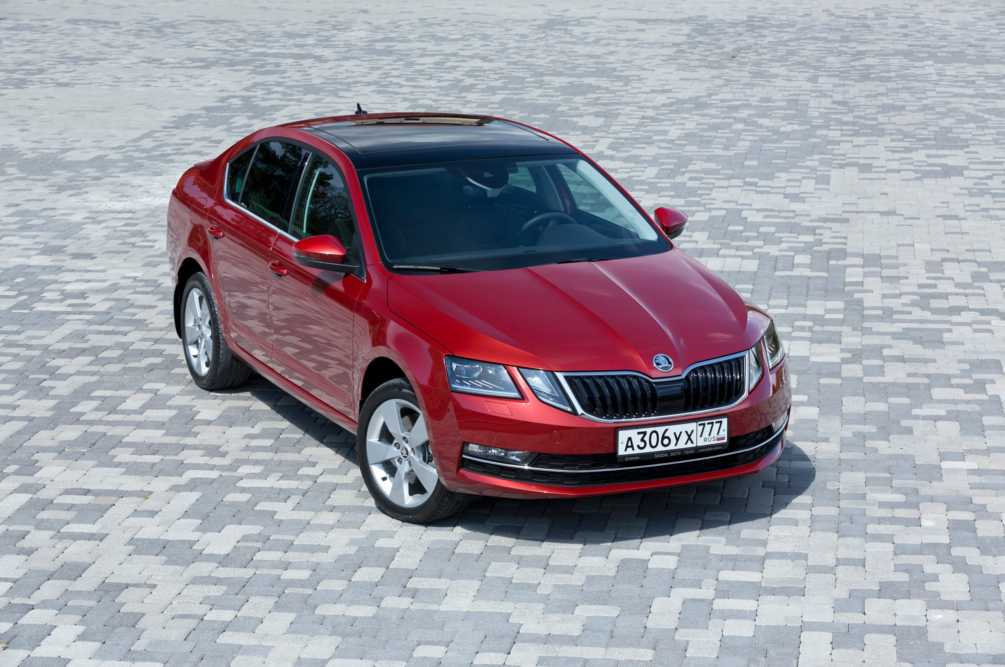 Смотрим в четыре глаза лифтбека Skoda Octavia — ДРАЙВ