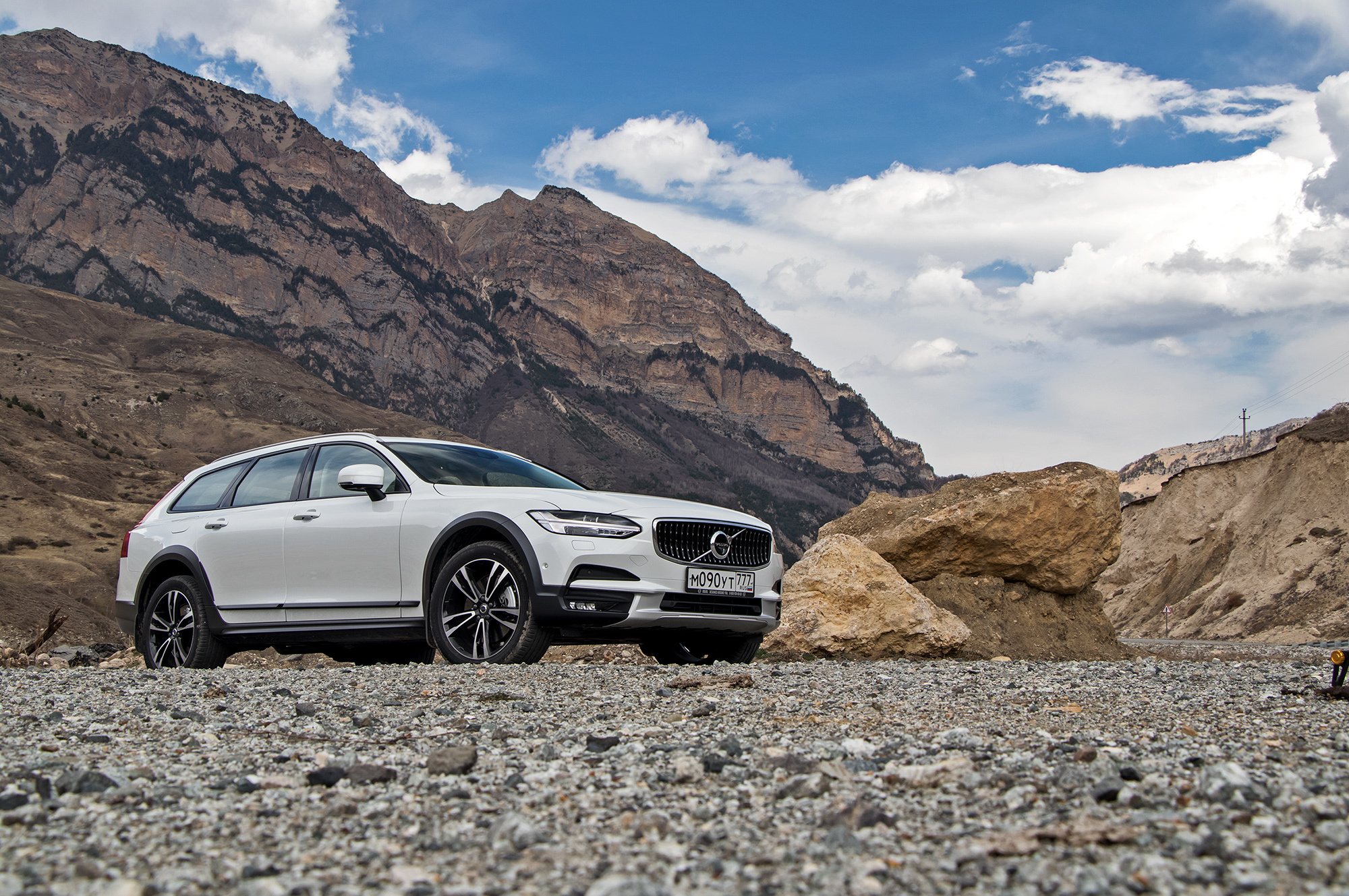 Стильно путешествуем на модели Volvo V90 Cross Country — ДРАЙВ