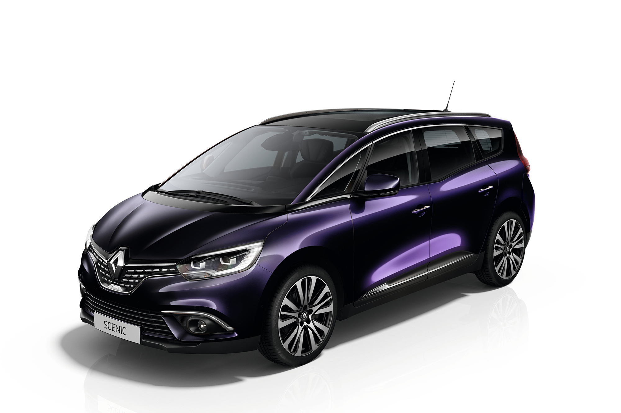 Вэны Renault Scenic и Grand Scenic облачились в Initiale Paris — ДРАЙВ