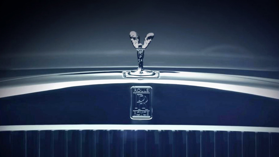 Rollsroyce phantom. Ожидается, седан Rolls-Royce Phantom восьмой генерации покажут на мотор-шоу во Франкфурте этой осенью. Продажи стартуют в первом квартале 2018-го. Помимо бензиновых модификаций англичане готовят и гибридную.