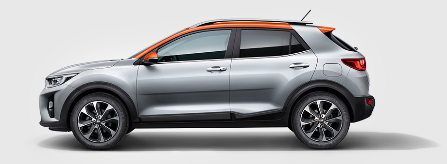 На страже активной безопасности находится целый комплекс электронных ассистентов ― система автоматического торможения, мониторинг разметки с удержанием в полосе, слежение за мёртвыми зонами и автоматическое переключение с дальнего света фар на ближний.