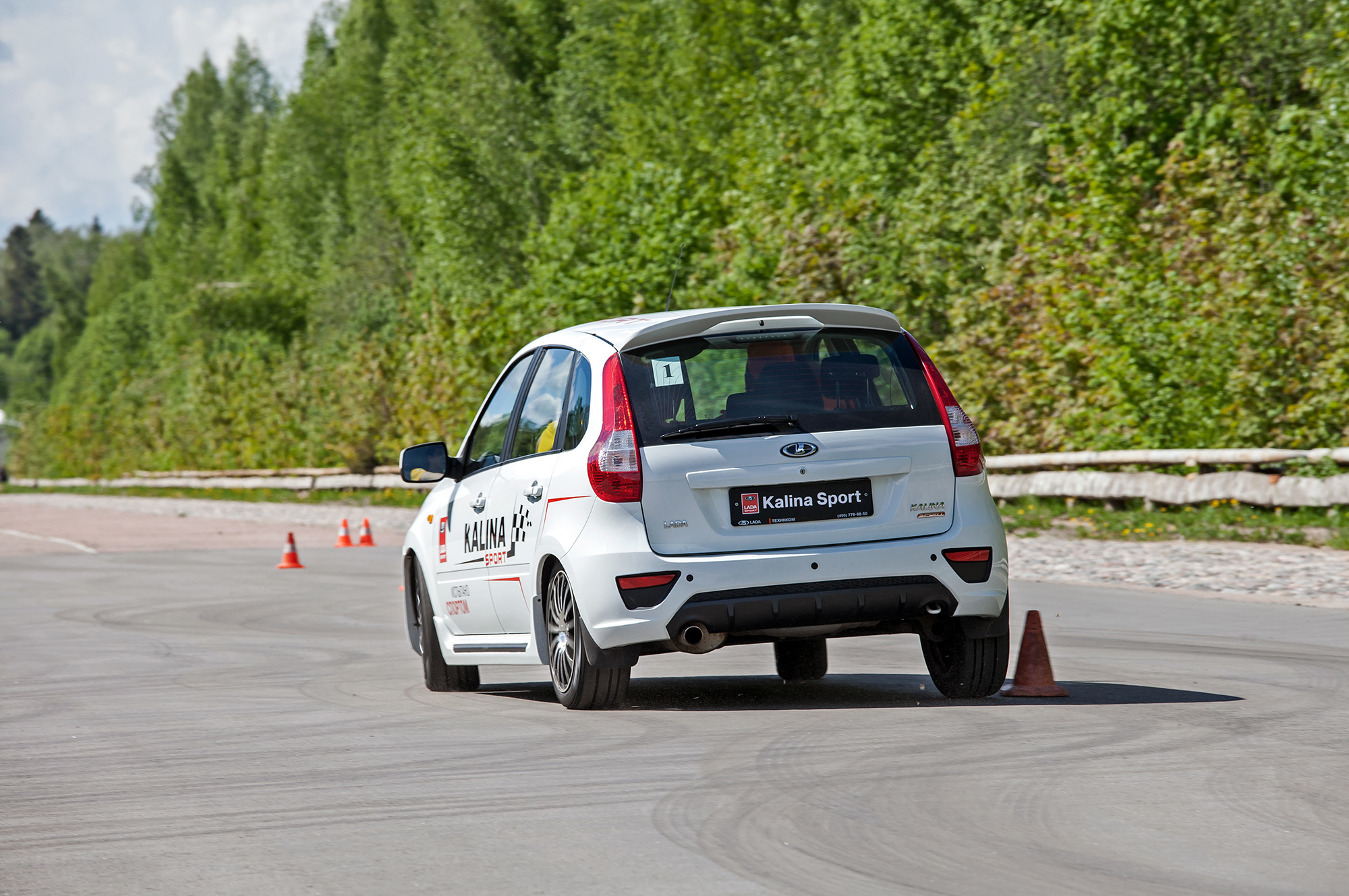 Ведём зажигалки Lada Granta и Kalina к Весте Sport — ДРАЙВ