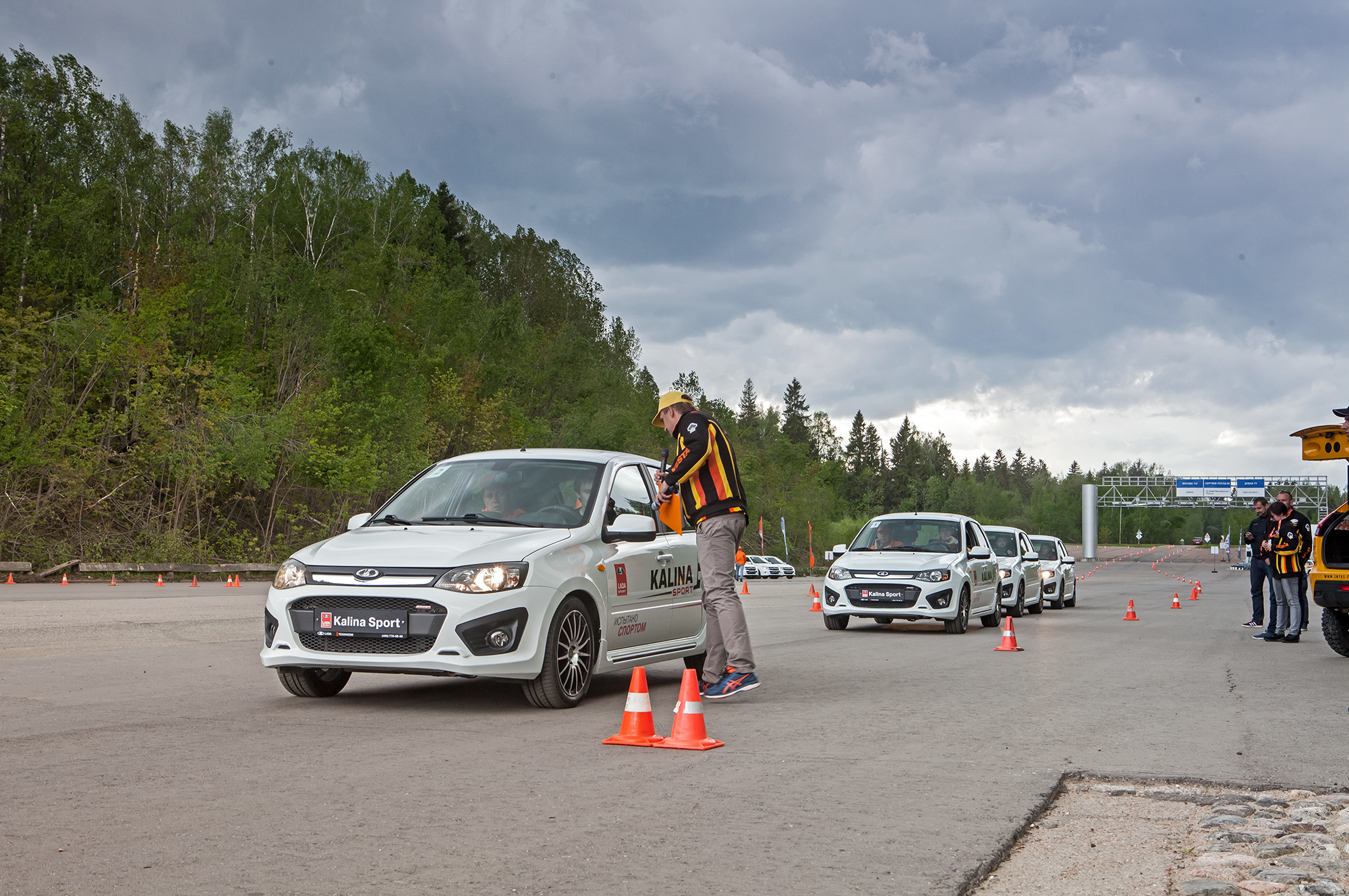 Ведём зажигалки Lada Granta и Kalina к Весте Sport — ДРАЙВ