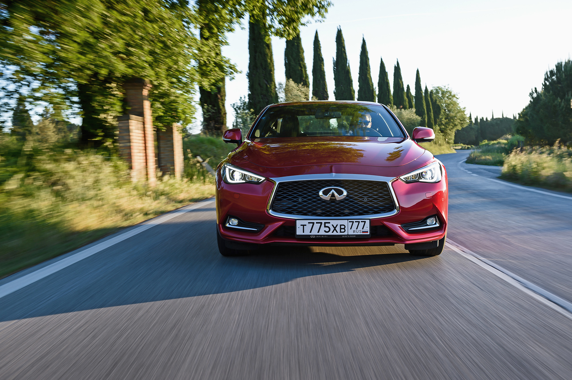 Удивляемся скромности амбиций синтетического купе Infiniti Q60 — ДРАЙВ