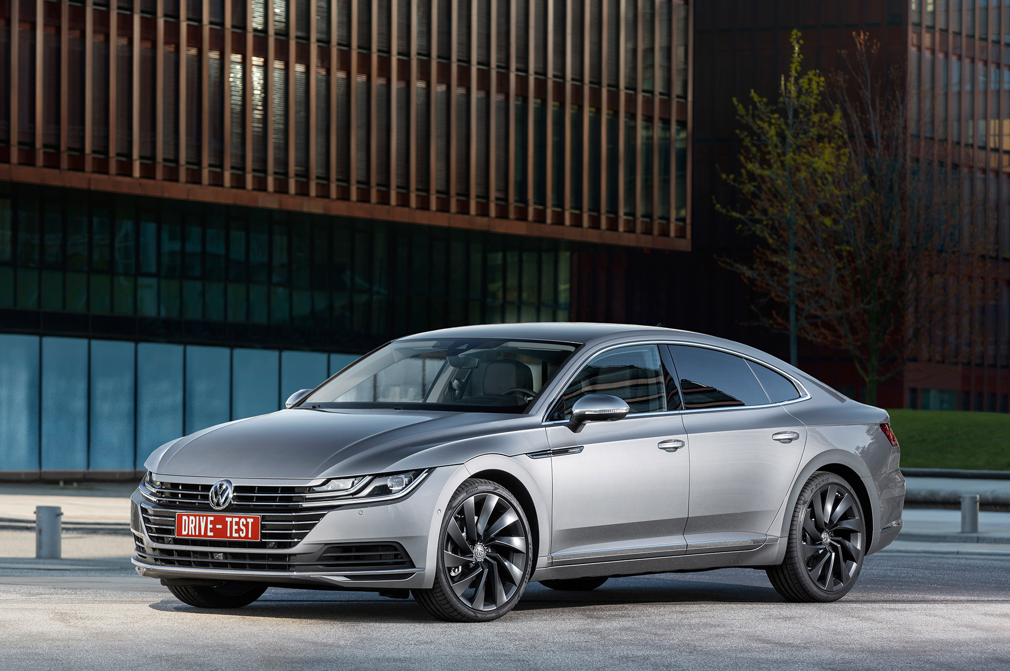 Определяем предназначение лифтбека Volkswagen Arteon — ДРАЙВ