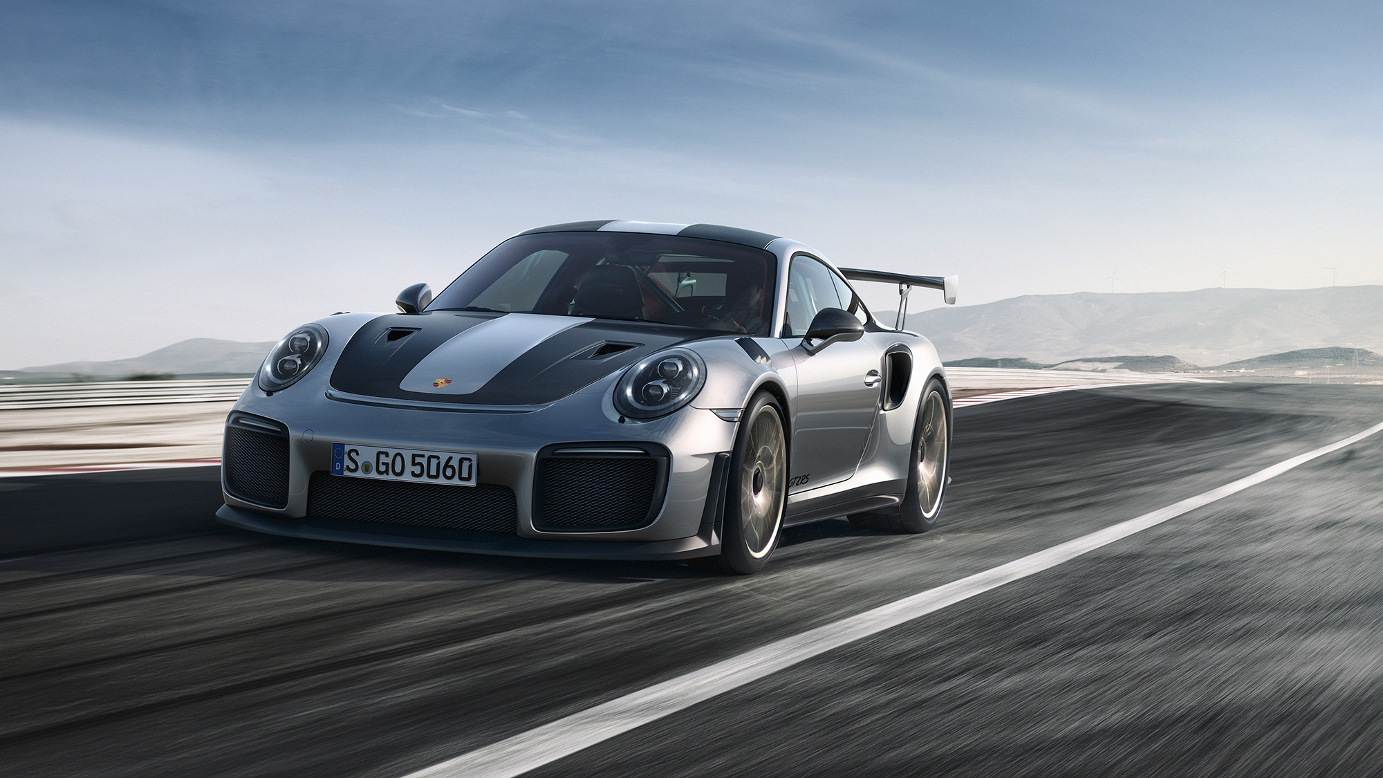 Суперкар Porsche 911 GT2 RS стал мощнейшим из заднемоторных — ДРАЙВ