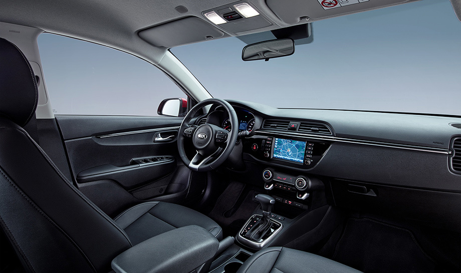             Всего предложено шесть уровней и десять вариантов комплектаций. В девяти из них салон будет тканевым (два вида), а вместо семидюймового дисплея окажется небольшой монохромный экран. Боковые подушки и «шторки», задние дисковые тормоза идут только в топовых Rio.
