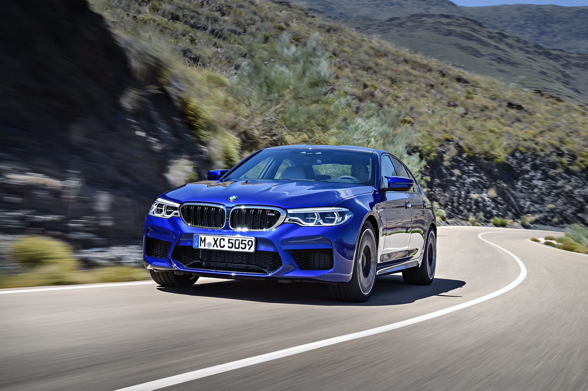 Модель BMW M5 стала одной из быстрейших в классе — ДРАЙВ