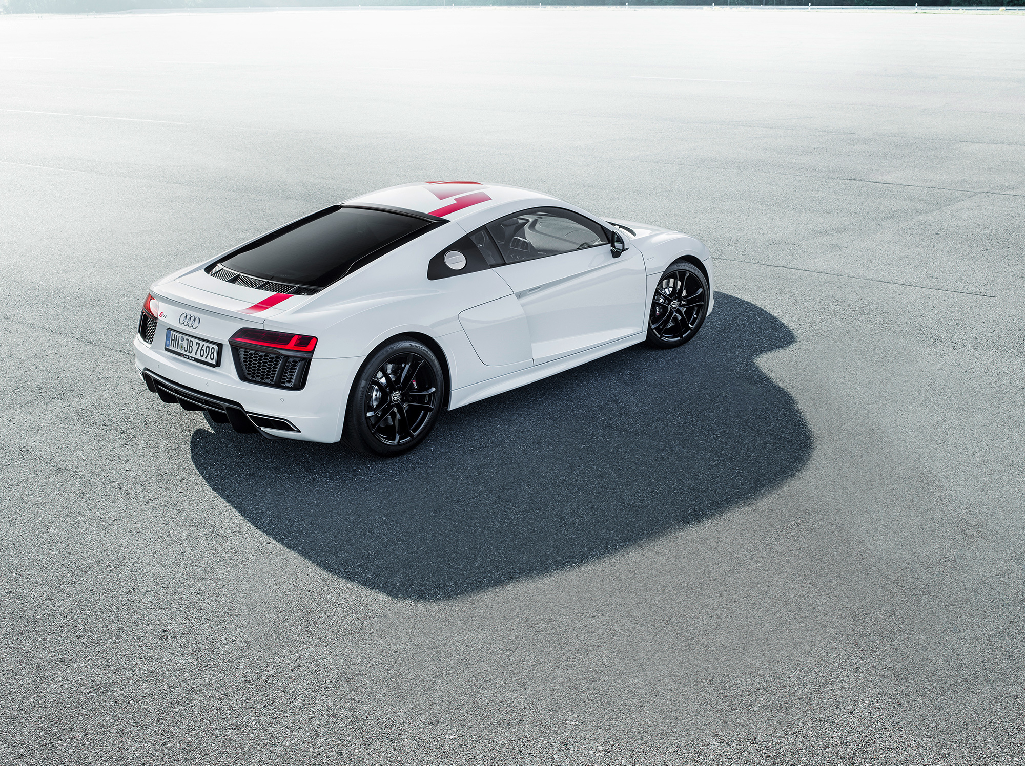 Заднеприводное купе Audi R8 V10 RWS промчится мимо России — ДРАЙВ