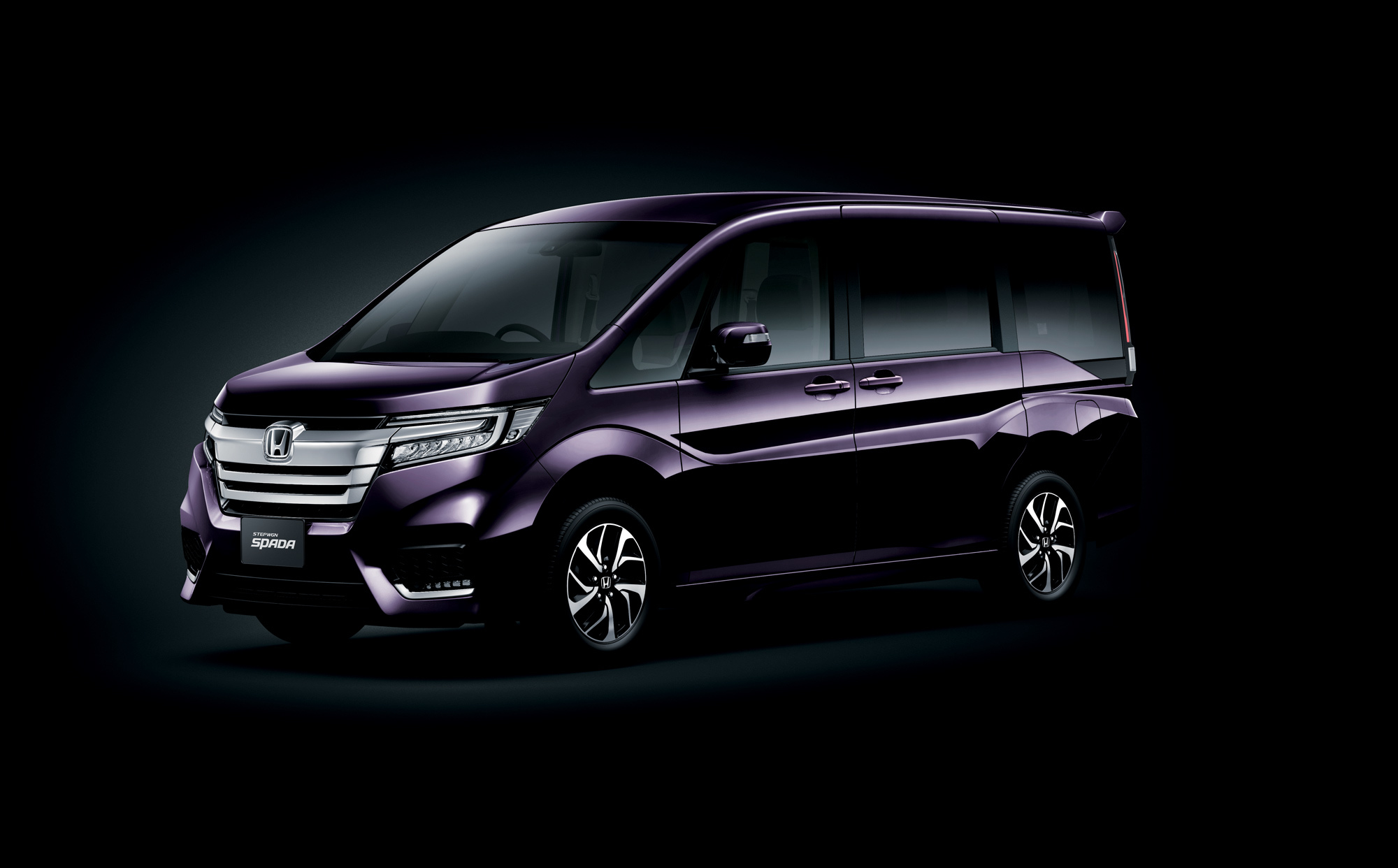 Минивэн Honda Step WGN Spada получил гибридную установку — ДРАЙВ