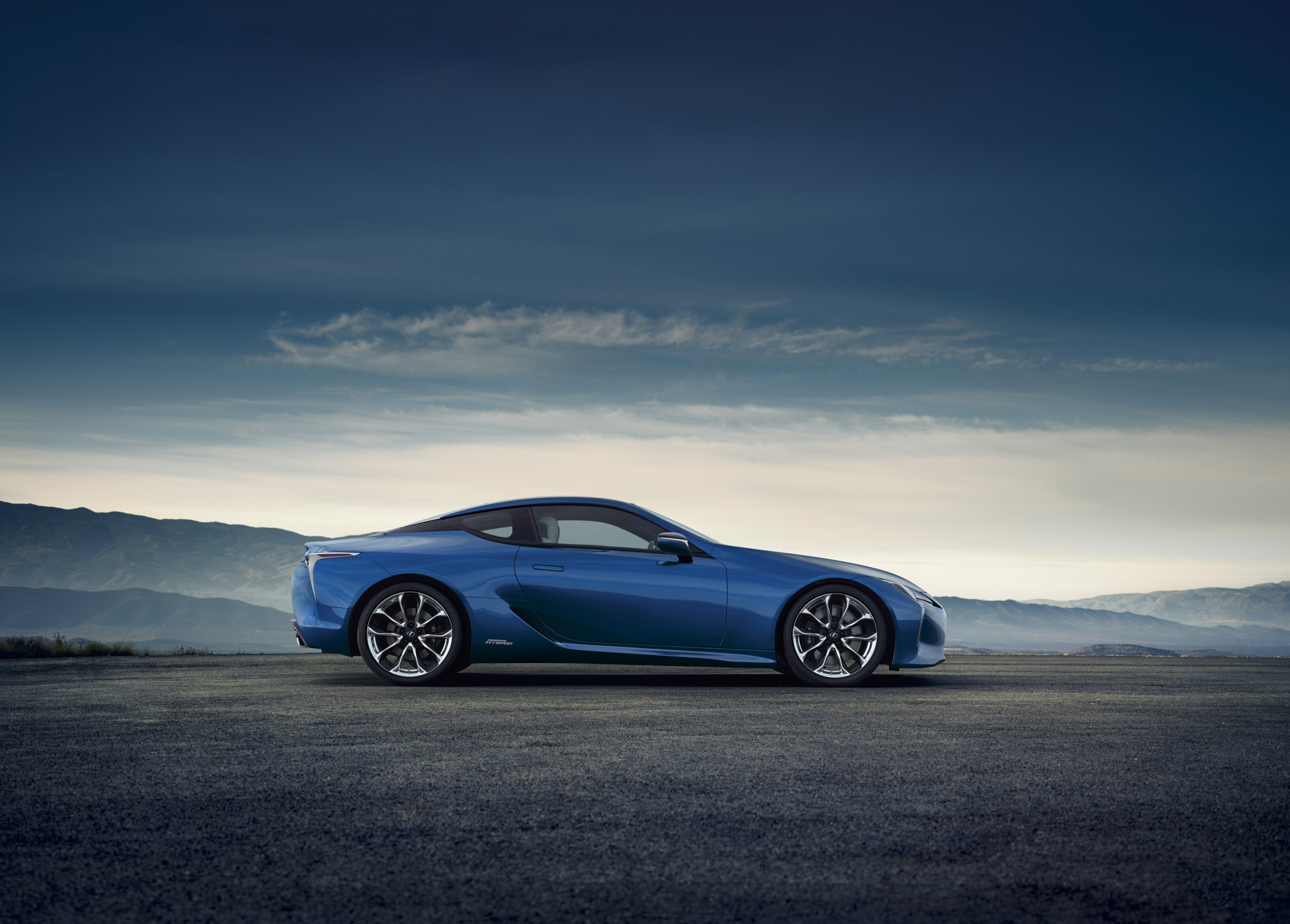 Купе Lexus LC Structural Blue заимствовало краску у бабочек — ДРАЙВ