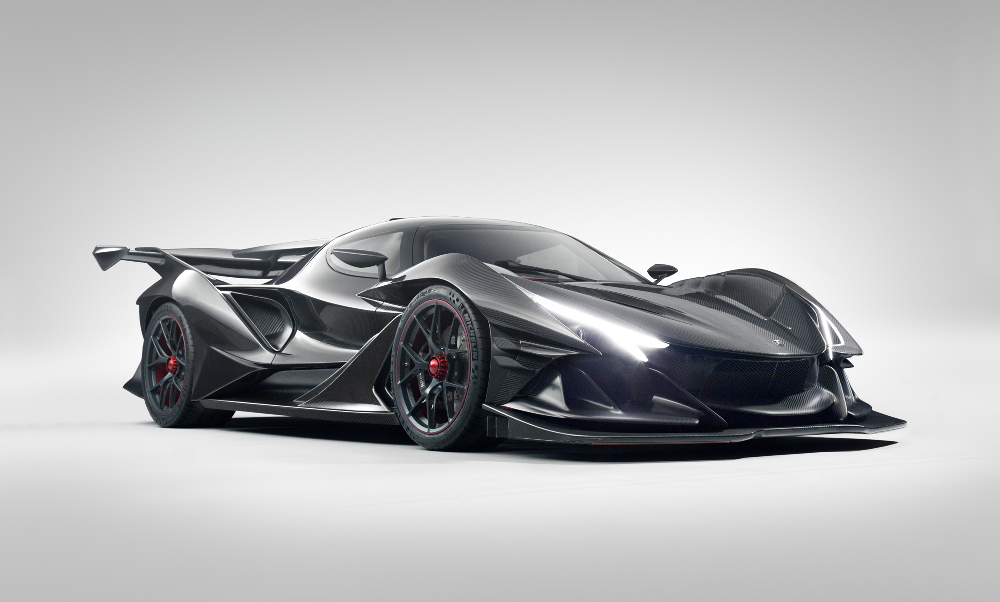 Купе Apollo Intensa Emozione заставит водителя тренировать шею — ДРАЙВ