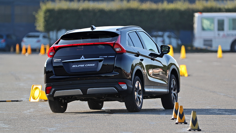 Cross avto. Субару Эклипс кросс. Mitsubishi Eclipse Cross Габаритные Размеры. Mitsubishi Eclipse Cross Размеры. Форд Эклипс фото кроссовер.