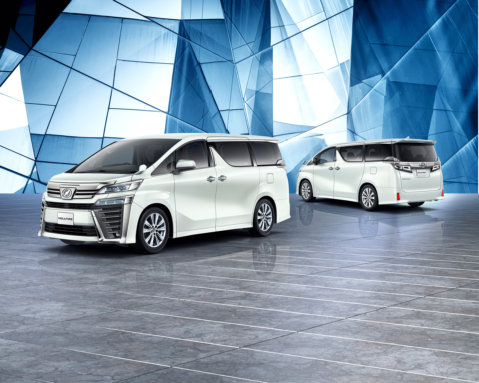 Минивэн Toyota Alphard обновился внешне и технически — ДРАЙВ