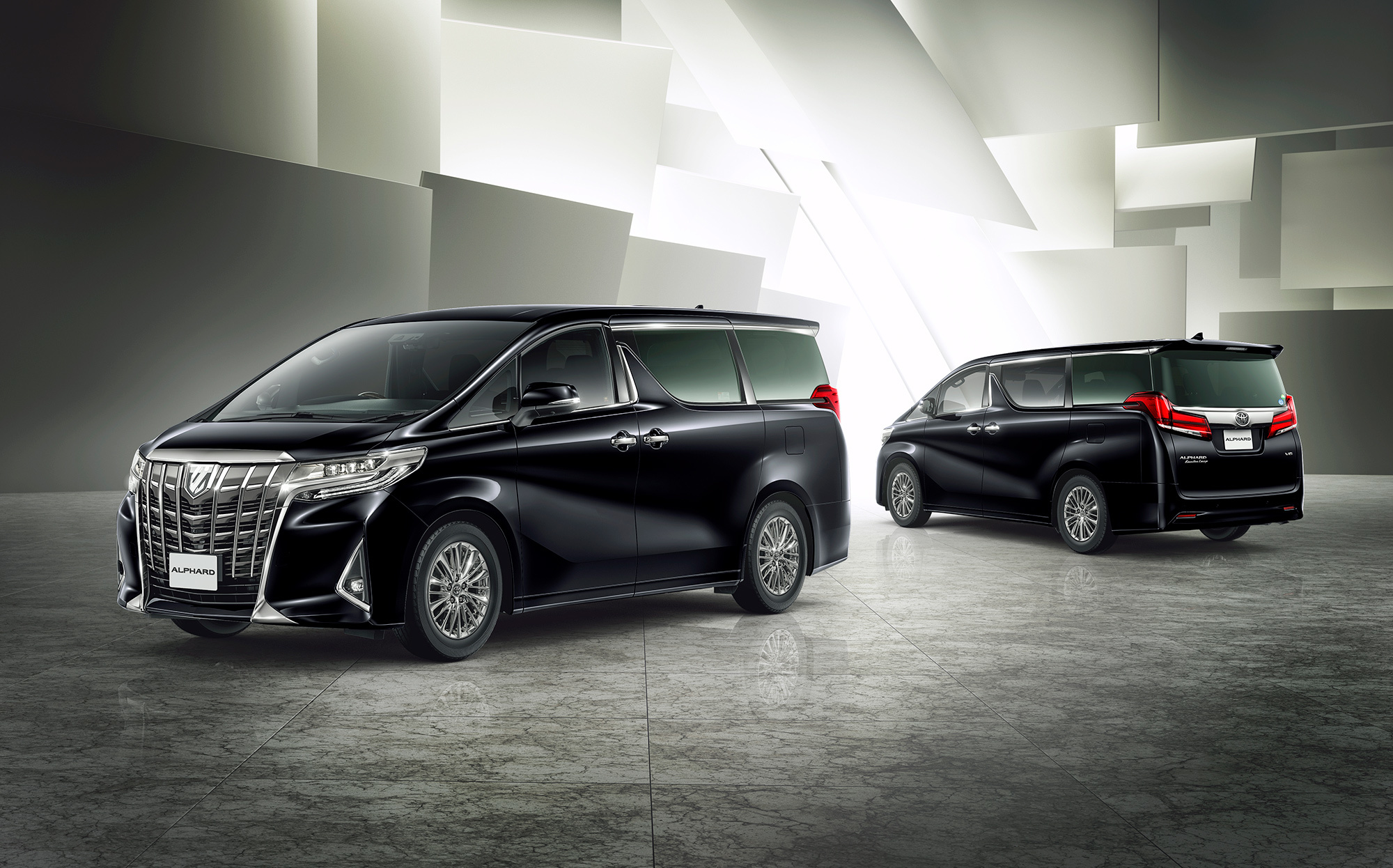 Минивэн Toyota Alphard обновился внешне и технически — ДРАЙВ