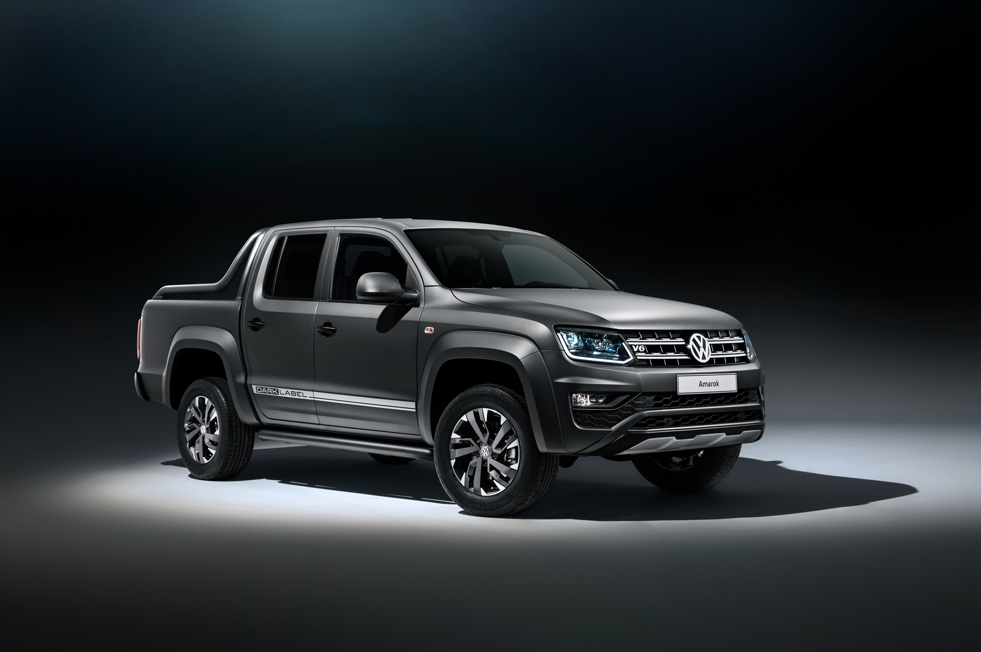 Пикап Volkswagen Amarok перешёл на тёмную сторону — ДРАЙВ