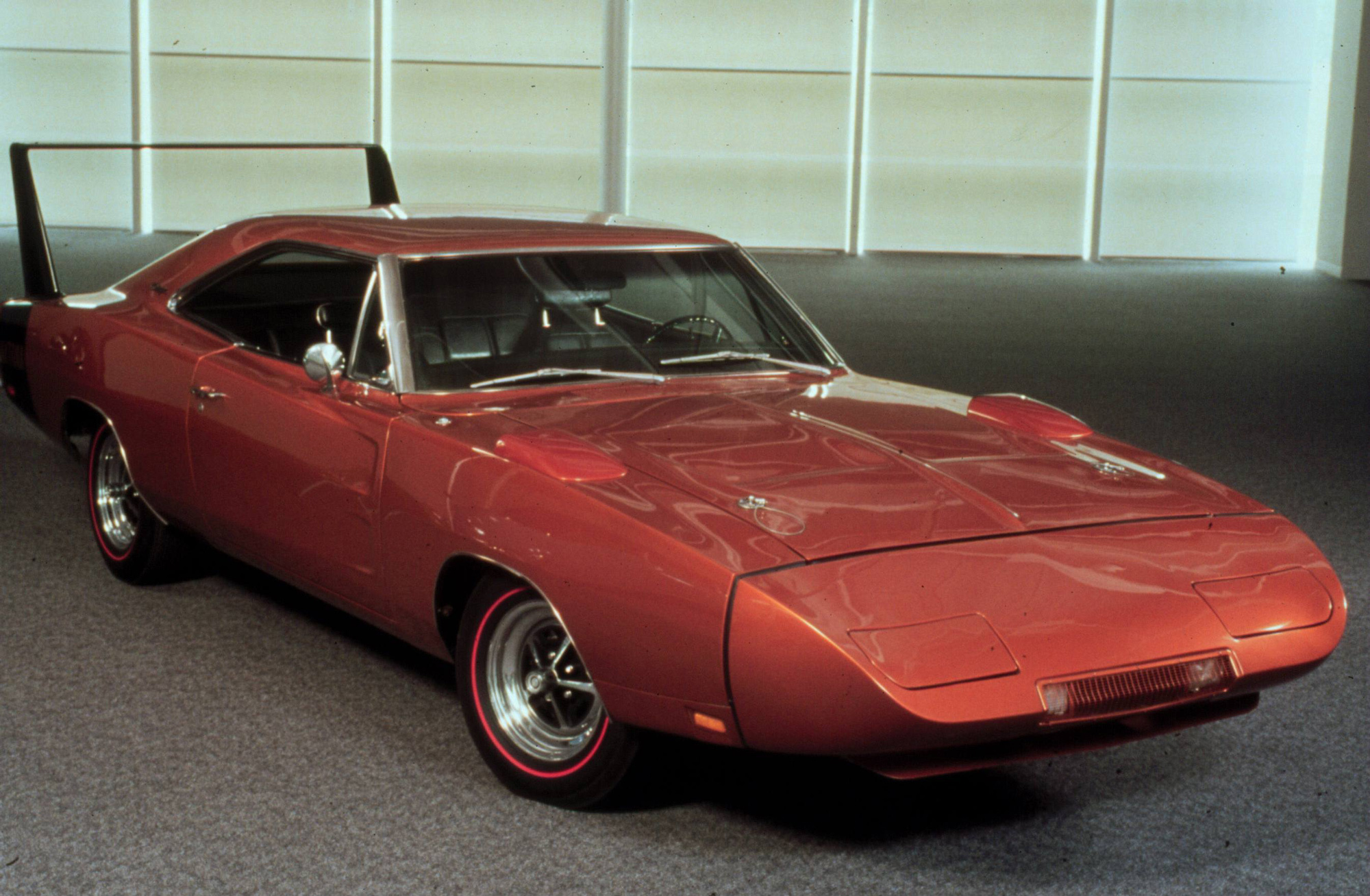 KUNST! Боевые машины Dodge Daytona и Plymouth Superbird — ДРАЙВ