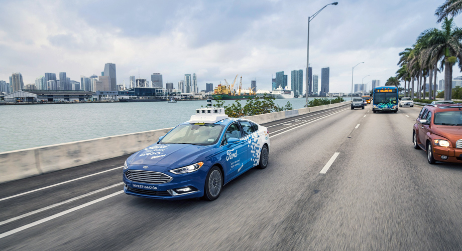             Фирма Ford является <a href="/e/BoX0wEAAAYg" class="c-link">одним из лидеров</a> в исследованиях по беспилотникам, занимаясь отработкой технологий как на <a href="/e/BkeHAEAABuk" class="c-link">полигонах</a>, так и <a href="/e/BmavwEAABKE" class="c-link">улицах</a>.
