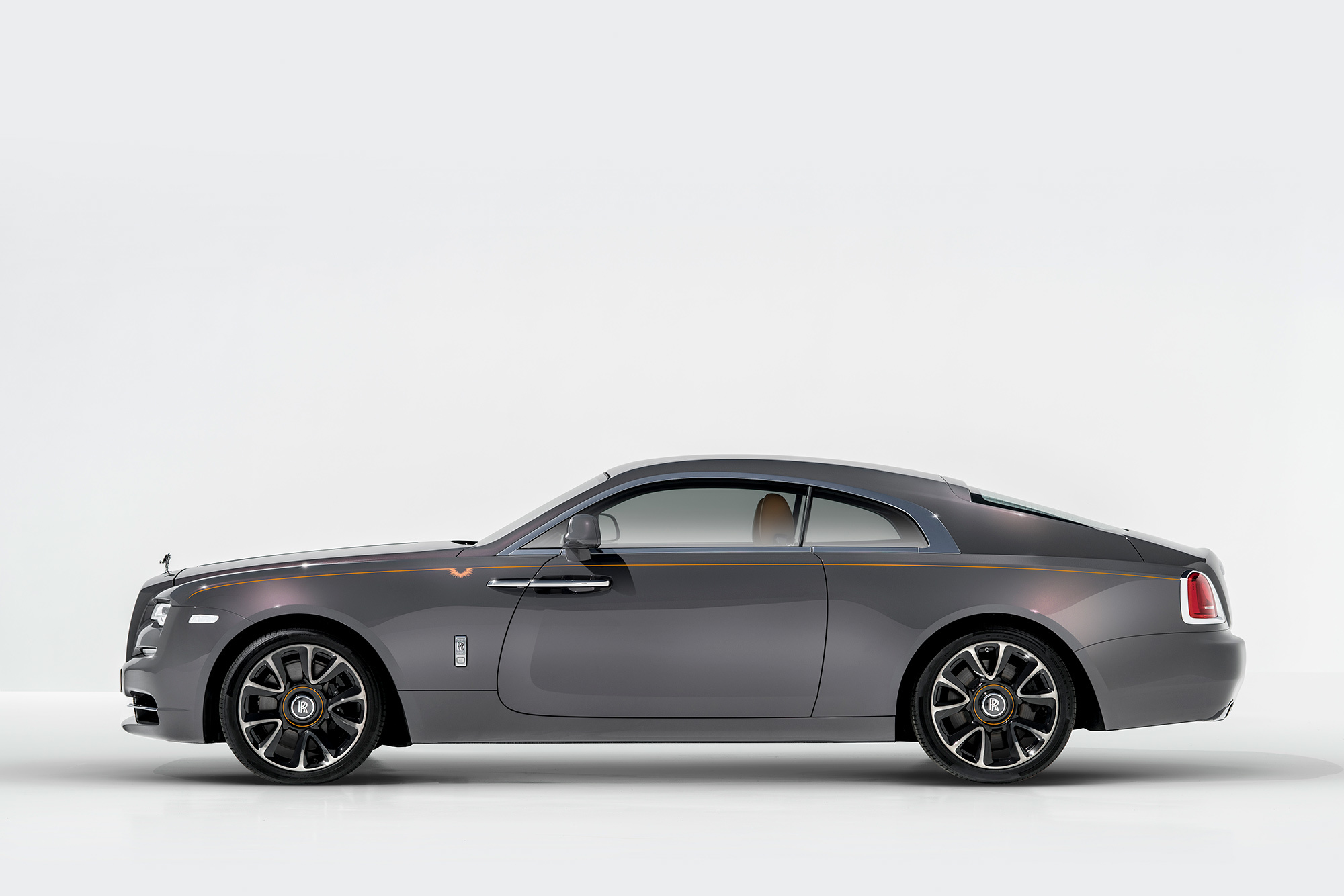 Купе Rolls-Royce Wraith Luminary удивило спецэффектами — ДРАЙВ