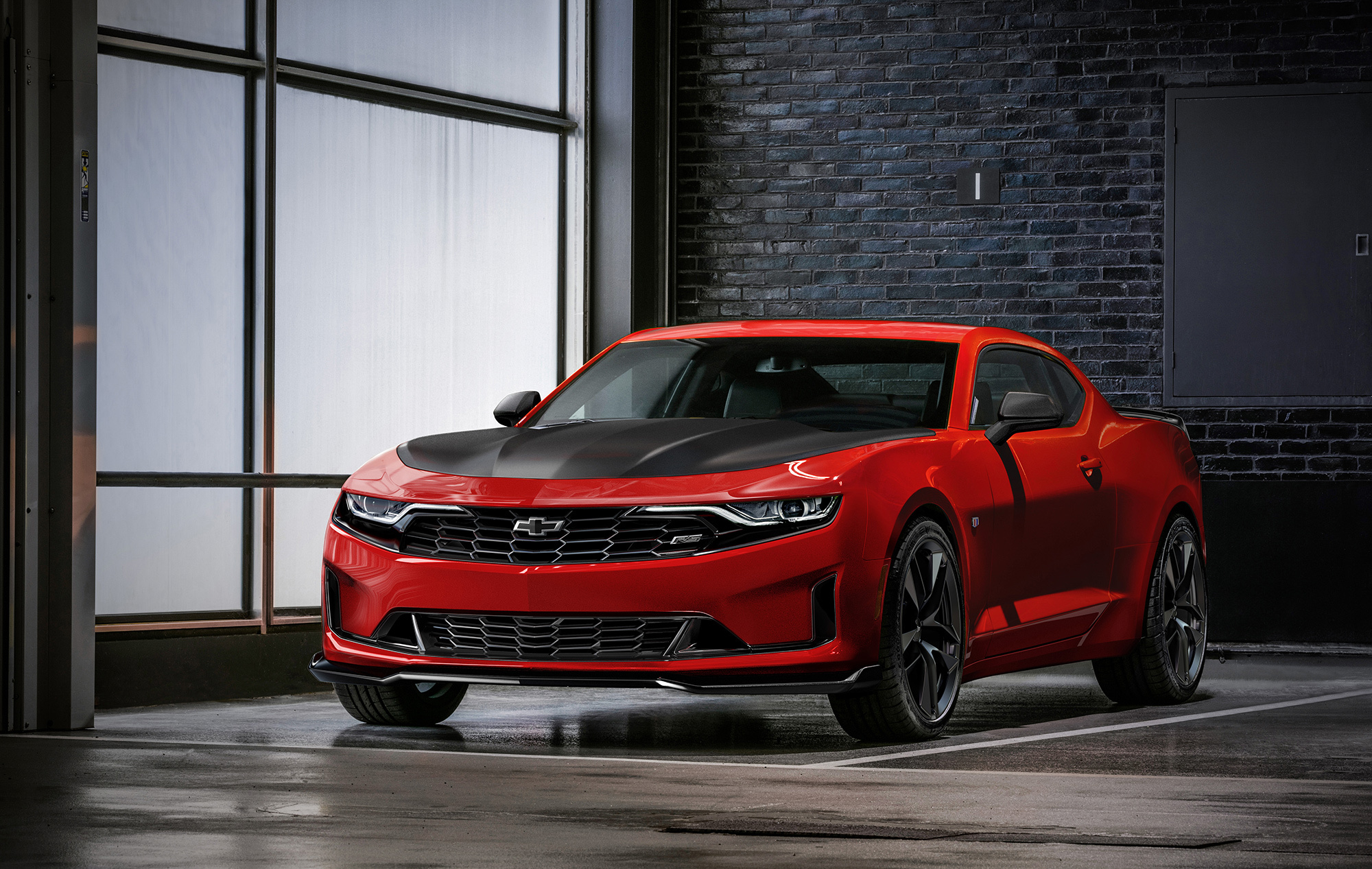 Семейство Chevrolet Camaro поменяло внешность и оборудование — ДРАЙВ