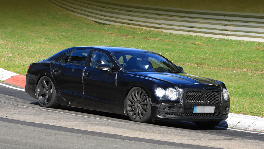 Bentley Flying Spur авария