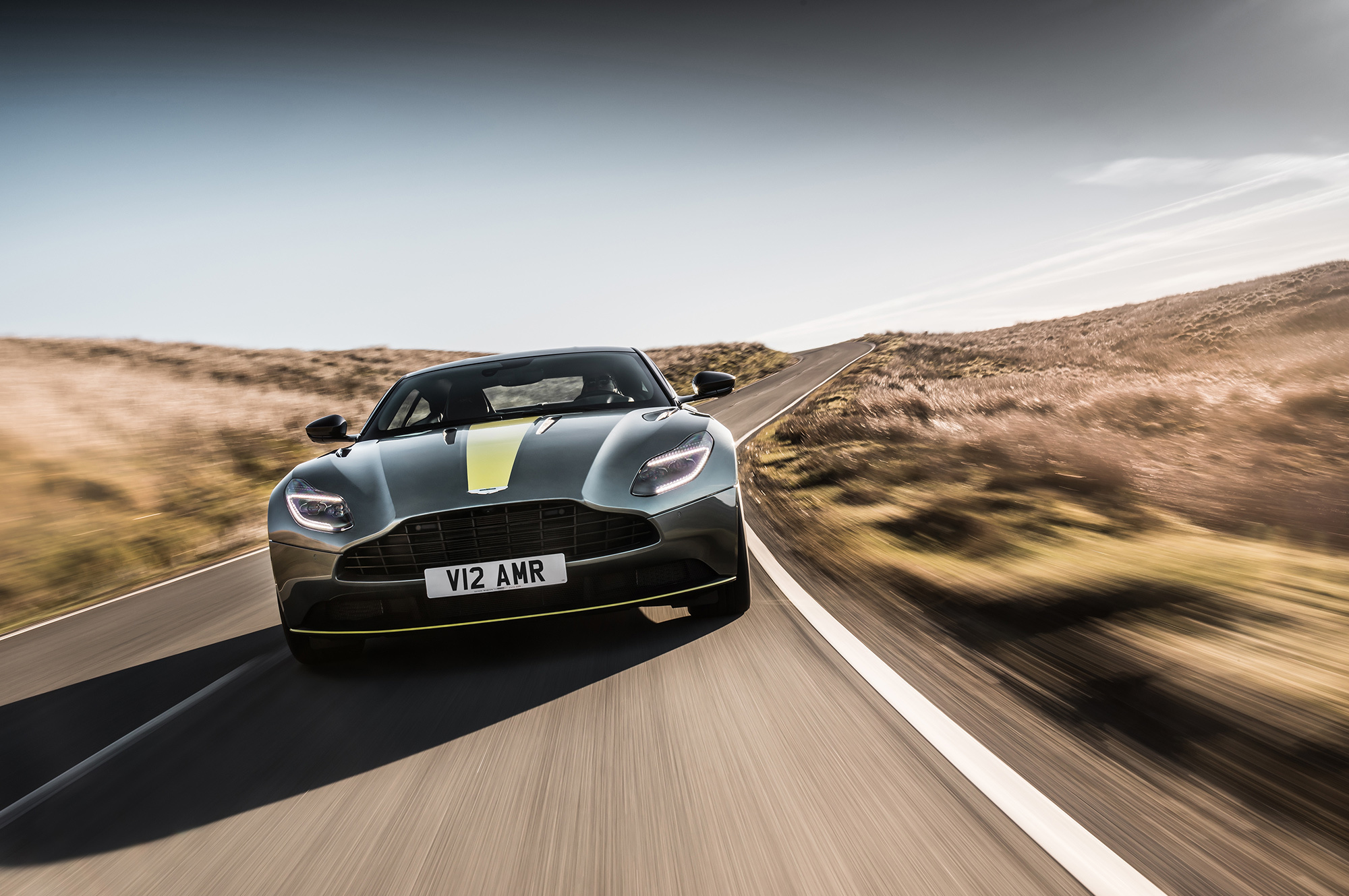 Купе Aston Martin DB11 AMR заменило обычный DB11 — ДРАЙВ