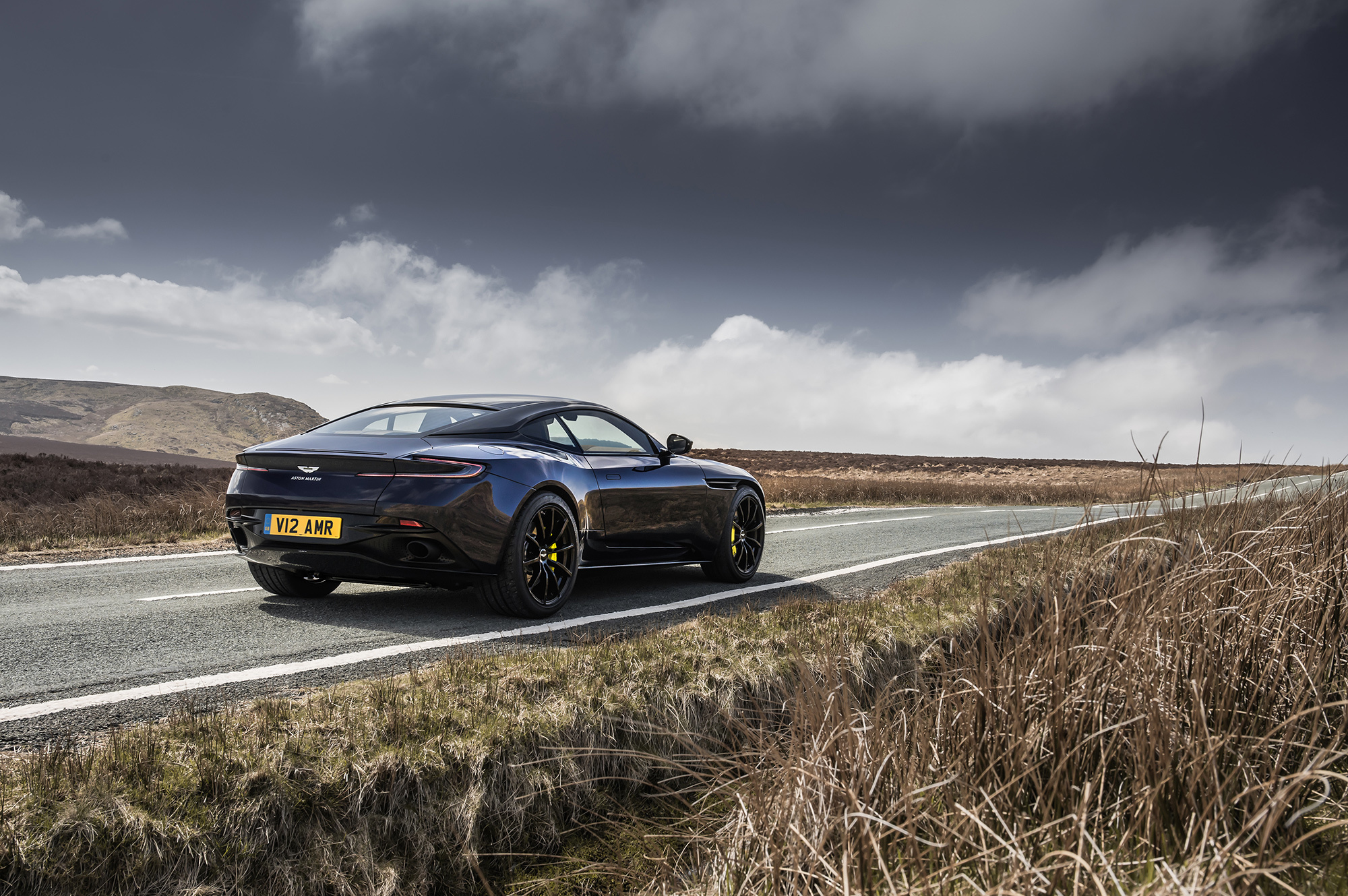 Купе Aston Martin DB11 AMR заменило обычный DB11 — ДРАЙВ