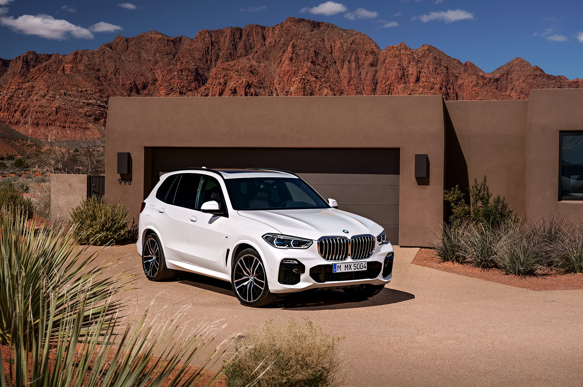 Кроссовер BMW X5 получился похожим на младших братьев — ДРАЙВ