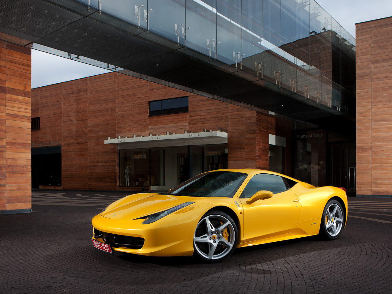 Проверяем, осталась ли Italia в суперкаре Ferrari 458 — ДРАЙВ